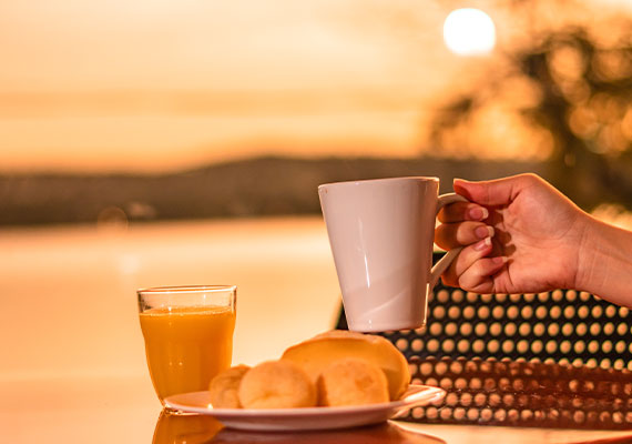 Café da manhã + Day Use, no eSuites Lagoa dos Ingleses - Viagens e  Vivências %